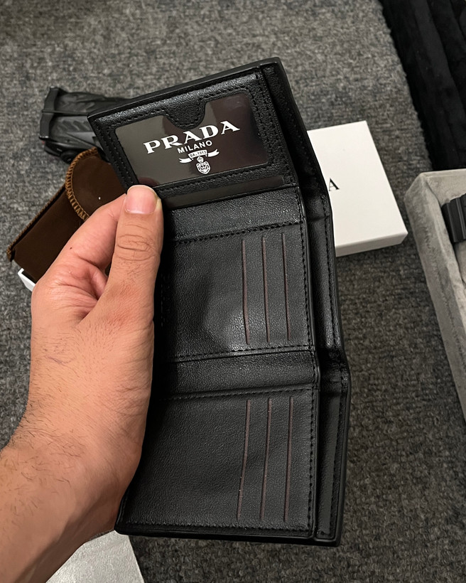 کیف پول چرم Prada